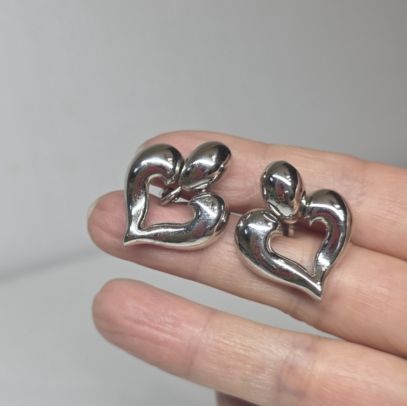 whimsical Silver toned puffy Chunky heart clip on screw back Earrings - Picture 7 of 9